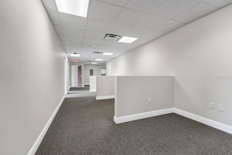 Immobilier commercial à louer à Oviedo, Floride: 239.69 m2 № 2416755 - photo 8