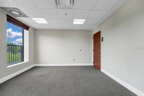 Immobilier commercial à louer à Oviedo, Floride: 239.69 m2 № 2416755 - photo 12