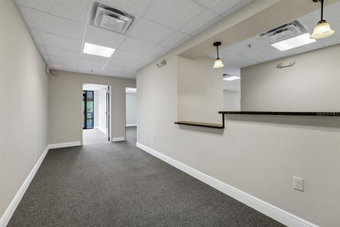 Immobilier commercial à louer à Oviedo, Floride: 239.69 m2 № 2416755 - photo 3