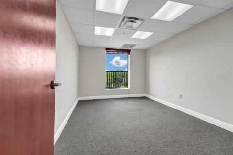 Immobilier commercial à louer à Oviedo, Floride: 239.69 m2 № 2416755 - photo 10