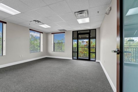 Immobilier commercial à louer à Oviedo, Floride: 239.69 m2 № 2416755 - photo 2