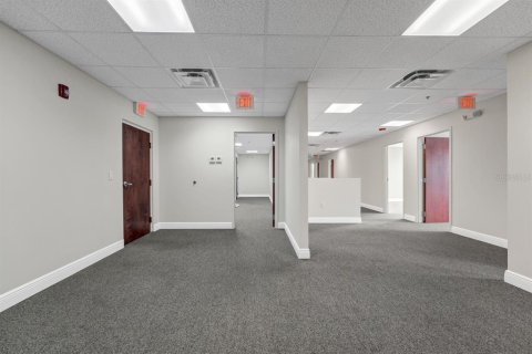 Immobilier commercial à louer à Oviedo, Floride: 239.69 m2 № 2416755 - photo 14