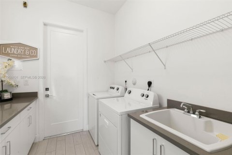 Villa ou maison à louer à Ave Maria, Floride: 5 chambres, 349.03 m2 № 2078833 - photo 18