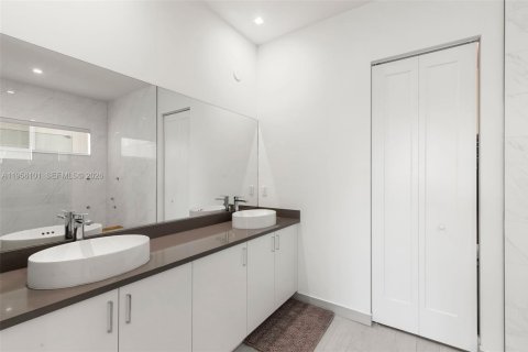 Villa ou maison à louer à Ave Maria, Floride: 5 chambres, 349.03 m2 № 2078833 - photo 30