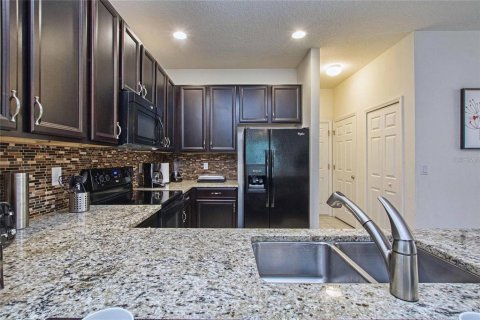 Casa en alquiler en Kissimmee, Florida, 5 dormitorios, 223.06 m2 № 1740971 - foto 10