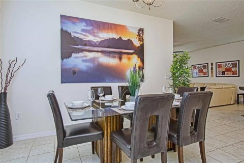 Casa en alquiler en Kissimmee, Florida, 5 dormitorios, 223.06 m2 № 1740971 - foto 4