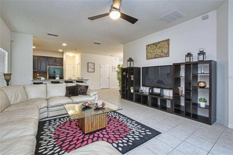 Casa en alquiler en Kissimmee, Florida, 5 dormitorios, 223.06 m2 № 1740971 - foto 13