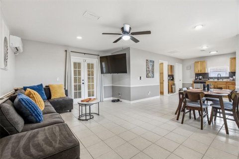 Villa ou maison à vendre à Tampa, Floride: 4 chambres, 167.69 m2 № 2431038 - photo 9