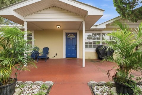 Villa ou maison à vendre à Tampa, Floride: 4 chambres, 167.69 m2 № 2431038 - photo 8