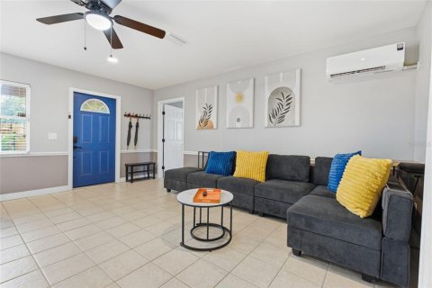 Villa ou maison à vendre à Tampa, Floride: 4 chambres, 167.69 m2 № 2431038 - photo 11