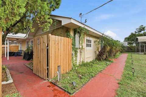 Villa ou maison à vendre à Tampa, Floride: 4 chambres, 167.69 m2 № 2431038 - photo 4