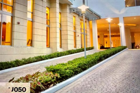 Copropriété à vendre à Miami, Floride: 1 chambre, 104.79 m2 № 2003964 - photo 12