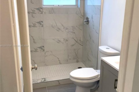 Villa ou maison à louer à Hollywood, Floride: 1 chambre, 65.03 m2 № 2075404 - photo 13