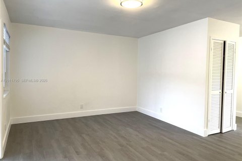Villa ou maison à louer à Hollywood, Floride: 1 chambre, 65.03 m2 № 2075404 - photo 5