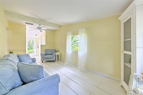 House in Lutz, Florida 3 bedrooms, 115.2 sq.m. № 1910655 - photo 15