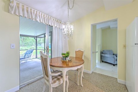 House in Lutz, Florida 3 bedrooms, 115.2 sq.m. № 1910655 - photo 10