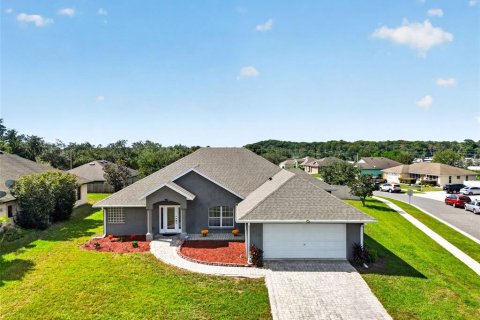 Villa ou maison à Tavares, Floride 4 chambres, 231.79 m2 № 2430961