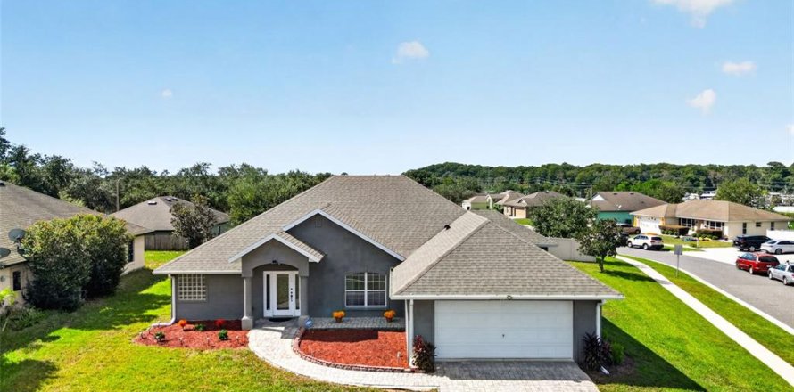Villa ou maison à Tavares, Floride 4 chambres, 231.79 m2 № 2430961