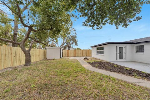 House in New Port Richey, Florida 3 bedrooms, 125.79 sq.m. № 2258227 - photo 26