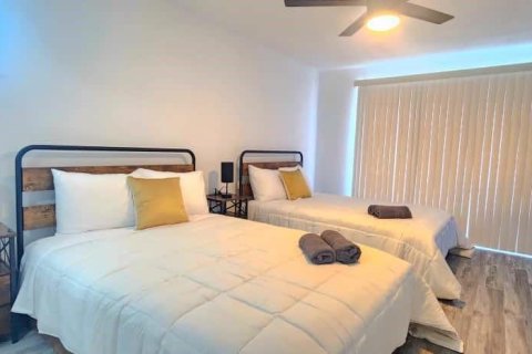 House in New Port Richey, Florida 3 bedrooms, 125.79 sq.m. № 2258227 - photo 15