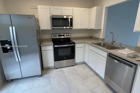 Villa ou maison à louer à Florida City, Floride: 2 chambres, 112.23 m2 № 1986067 - photo 2