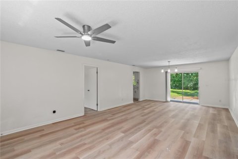 House in Ocala, Florida 3 bedrooms, 122.72 sq.m. № 1898795 - photo 6