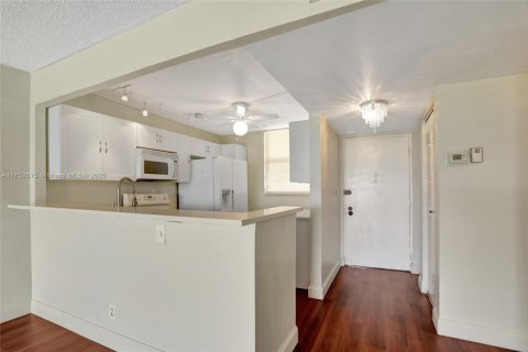 Copropriété à louer à Lauderhill, Floride: 2 chambres, 102.19 m2 № 1962299 - photo 10