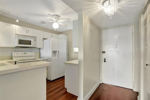 Copropriété à louer à Lauderhill, Floride: 2 chambres, 102.19 m2 № 1962299 - photo 9