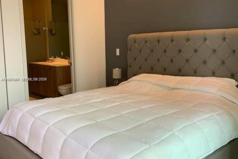 Condo in Miami, Florida, 1 bedroom № 2154230 - photo 5