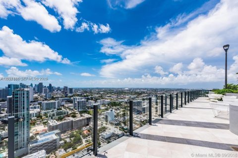 Condo in Miami, Florida, 1 bedroom № 2154230 - photo 30