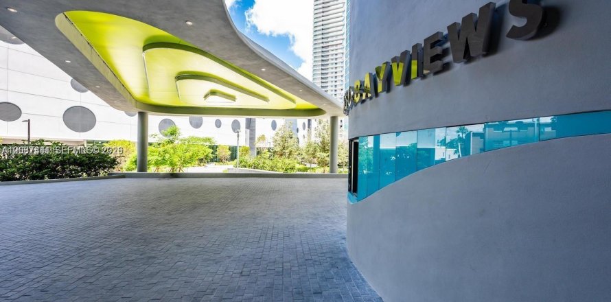 Condo in Miami, Florida, 1 bedroom № 2154230