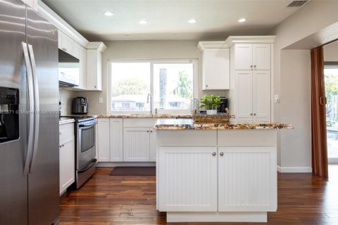 Casa en alquiler en Fort Lauderdale, Florida, 3 dormitorios, 187.66 m2 № 2060039 - foto 19