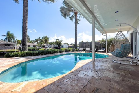 Casa en alquiler en Fort Lauderdale, Florida, 3 dormitorios, 187.66 m2 № 2060039 - foto 2