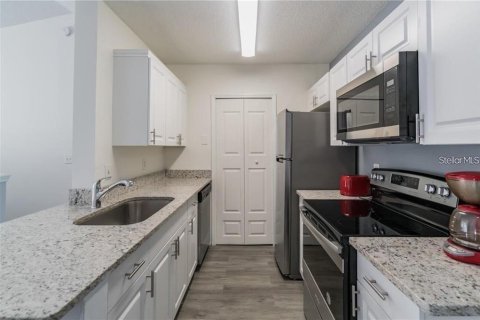Condominio en alquiler en Orlando, Florida, 2 dormitorios, 96.8 m2 № 1876781 - foto 5