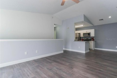 Condominio en alquiler en Orlando, Florida, 2 dormitorios, 96.8 m2 № 1876781 - foto 3