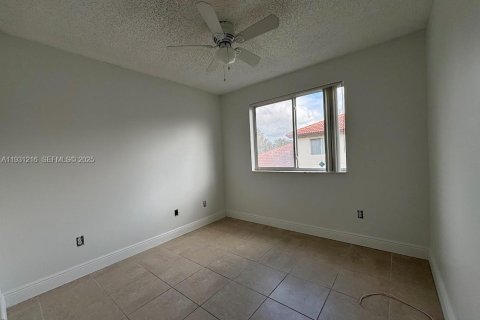 Copropriété à louer à Hollywood, Floride: 2 chambres, 76.18 m2 № 1989644 - photo 8