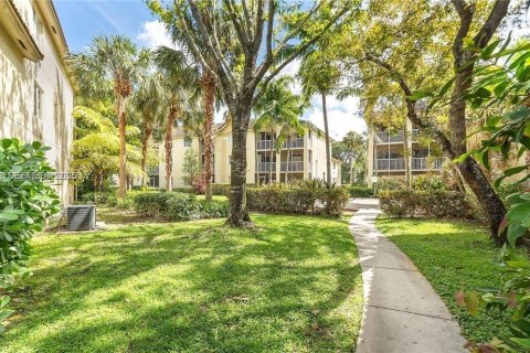 Copropriété à louer à Hollywood, Floride: 2 chambres, 76.18 m2 № 1989644 - photo 24
