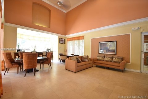 Copropriété à louer à Hollywood, Floride: 2 chambres, 76.18 m2 № 1989644 - photo 27