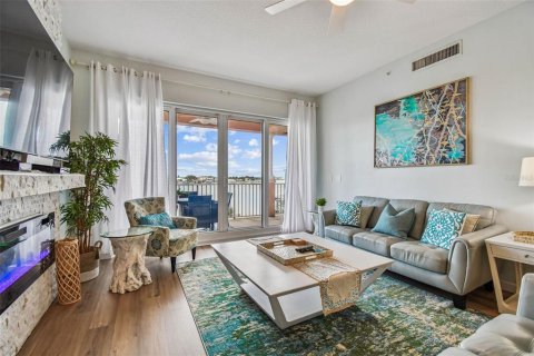 Condo in Clearwater, Florida, 3 bedrooms  № 2230557 - photo 11