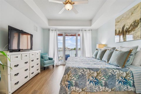 Condo in Clearwater, Florida, 3 bedrooms  № 2230557 - photo 16