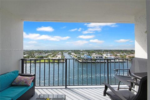 Condo in Pompano Beach, Florida, 2 bedrooms  № 1741936 - photo 22