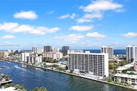 Condo in Pompano Beach, Florida, 2 bedrooms  № 1741936 - photo 18
