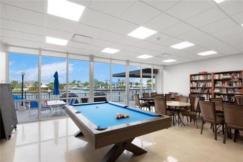 Condo in Pompano Beach, Florida, 2 bedrooms  № 1741936 - photo 8