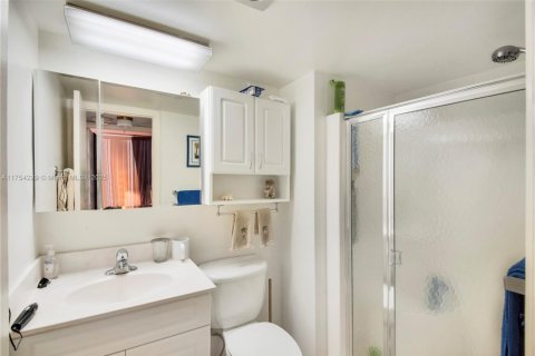Condo in Pompano Beach, Florida, 2 bedrooms  № 1741936 - photo 21