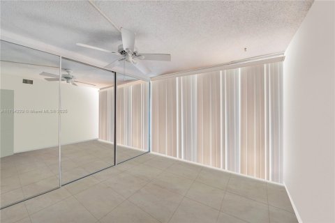 Condo in Pompano Beach, Florida, 2 bedrooms  № 1741936 - photo 26