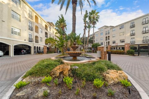 Copropriété à vendre à Tampa, Floride: 1 chambre, 77.67 m2 № 2401013 - photo 2