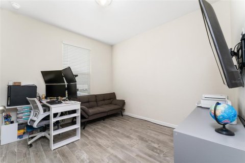 Touwnhouse à vendre à Orlando, Floride: 4 chambres, 168.06 m2 № 1917816 - photo 11