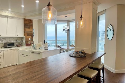 Condominio en alquiler en Aventura, Florida, 3 dormitorios, 249.91 m2 № 1980227 - foto 8