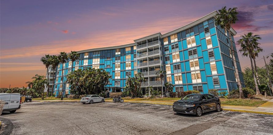 Condominio en Saint Petersburg, Florida, 1 dormitorio  № 1680568