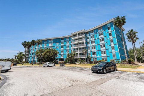 Condominio en venta en Saint Petersburg, Florida, 1 dormitorio, 65.77 m2 № 1680568 - foto 2